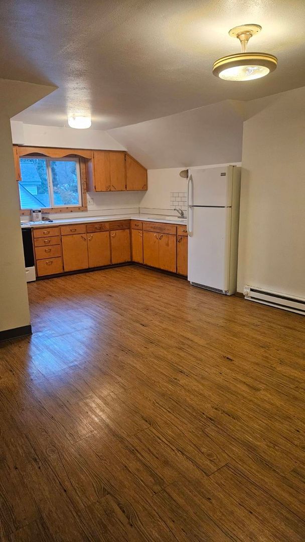 Building Photo - Duplex downtown CDA