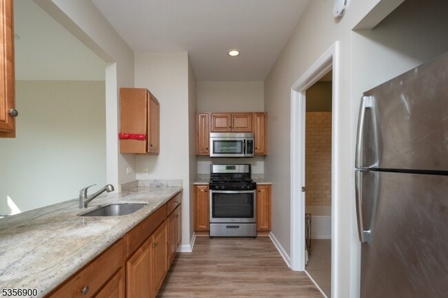 Building Photo - 214 Woodcliff Ave