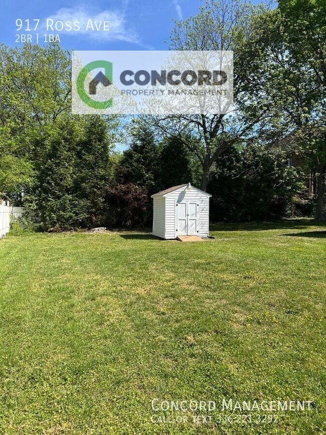 Building Photo - 917 Ross Ave