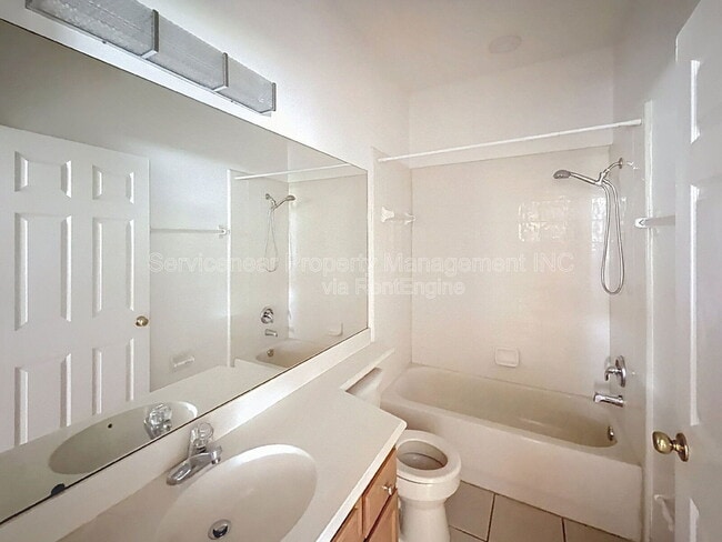 Building Photo - 2500 Trapside Ct