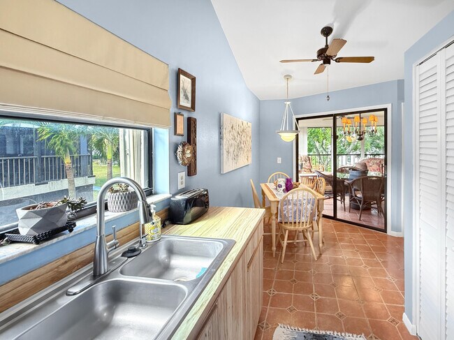 Building Photo - 3358 Perimeter Dr