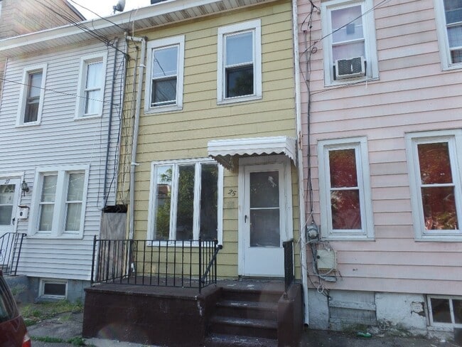 Primary Photo - 25 Orange St
