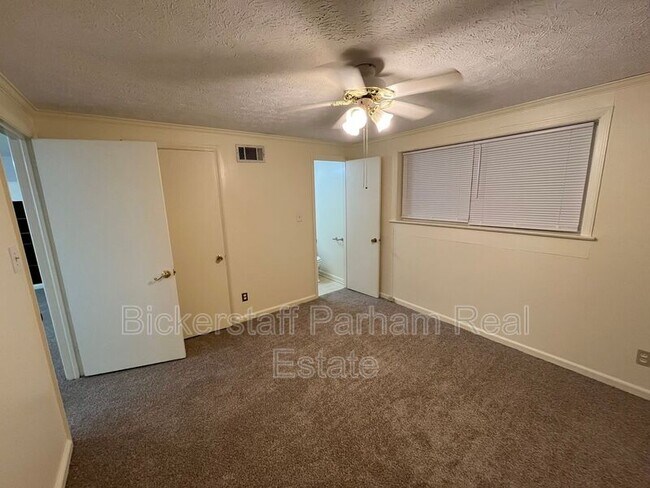 Building Photo - 4027 Canady St