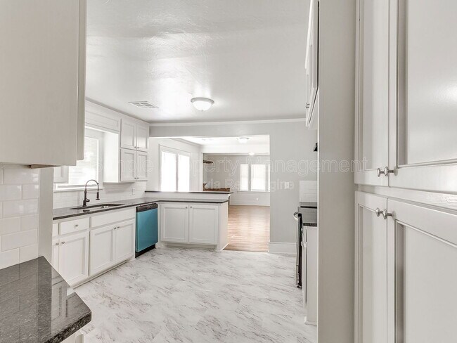 Building Photo - 912 NW 98th St