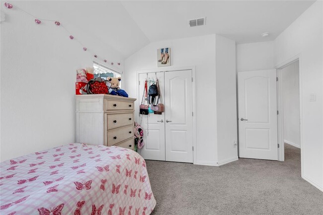 Building Photo - 122 Shagbark Trl
