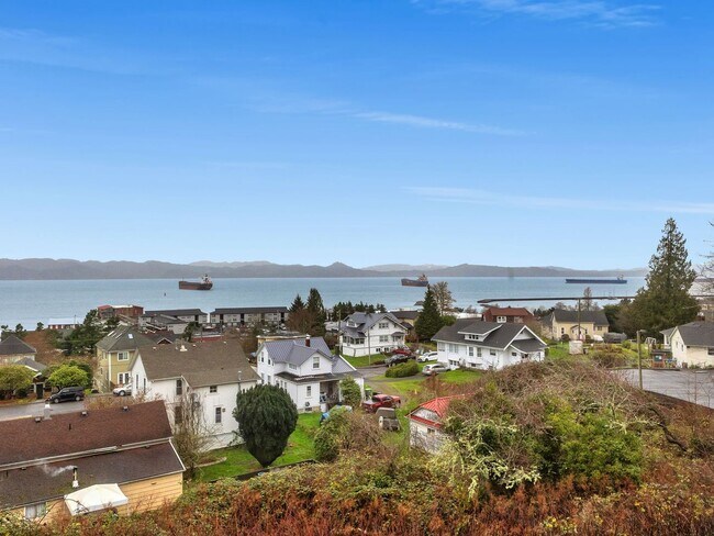 Building Photo - 3088 Harrison Ave