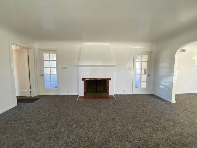 Building Photo - 526 Madison Ave