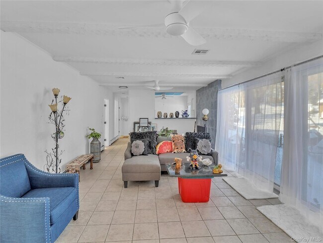 Building Photo - 6 Kenbar Rd