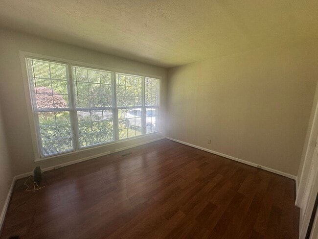 Building Photo - Secluded 3BR/2BA Home in Heflin – Lawncare...