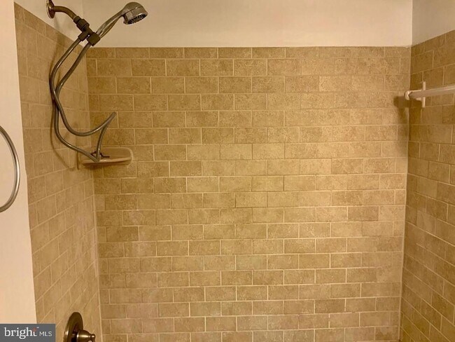 Building Photo - 3109 Naylor Rd SE