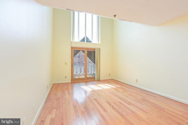 Building Photo - 115 N Lee St