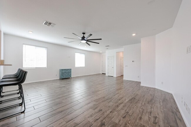 Building Photo - 19769 W Washington St