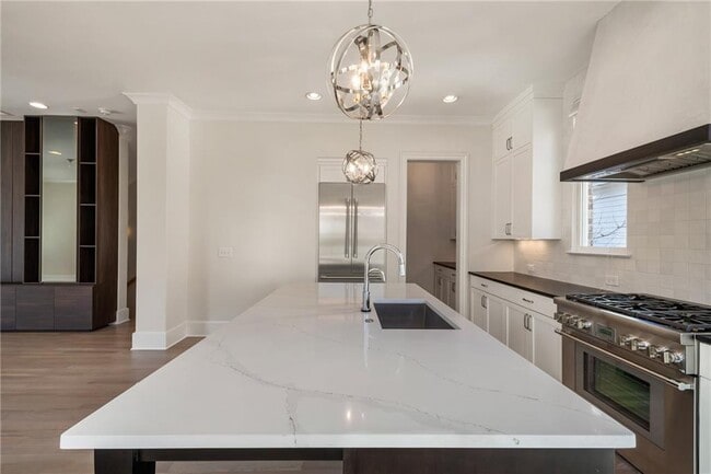 Building Photo - 2350 Melina Pl