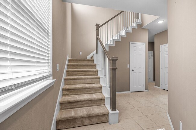 Building Photo - 9312 Bauer Vista Dr
