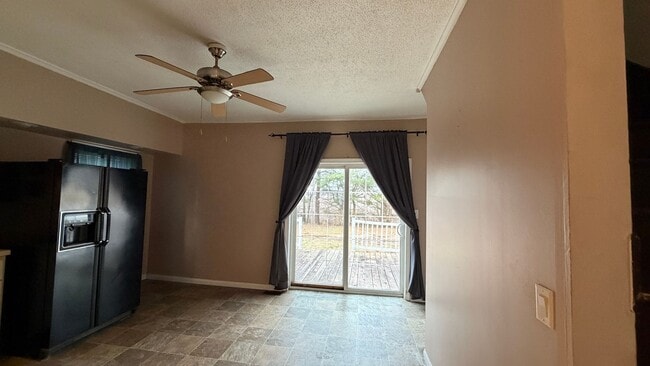 Building Photo - Adorable Rural Home in Rochester School District!