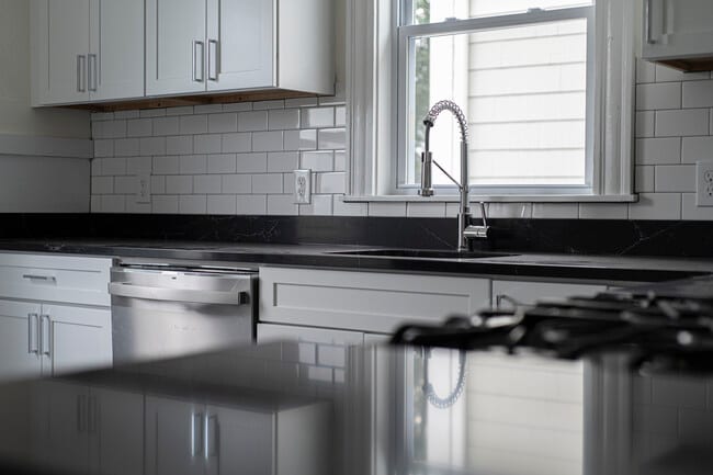 Building Photo - 5 Vale St