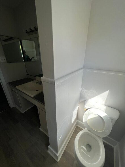 Building Photo - 323 Coltrane Ave