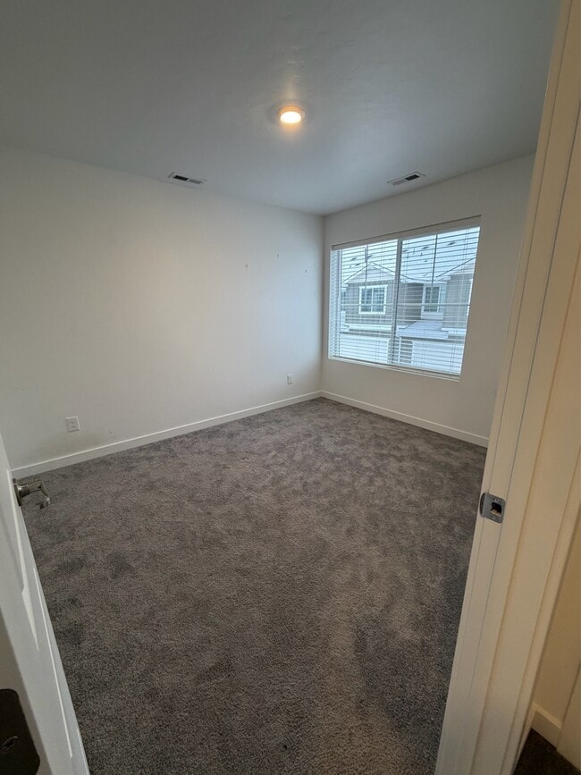 Building Photo - 4248 W Perspective St