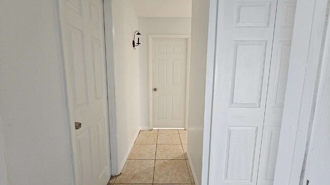 Building Photo - 3 Bedroom Pool Home in North Port  - MOVE ...
