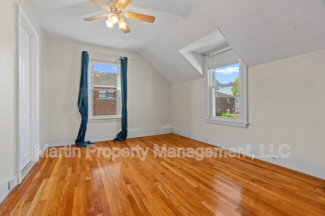 Building Photo - 12 Lowell Pl