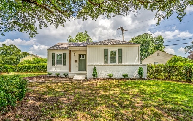 Building Photo - 405 W Brooks Rd