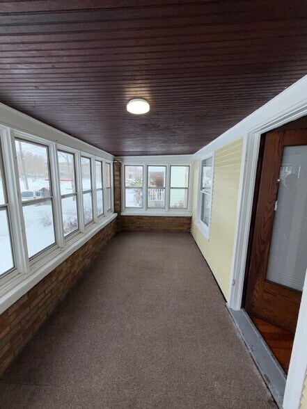 Building Photo - 1350 Davis Ave NW