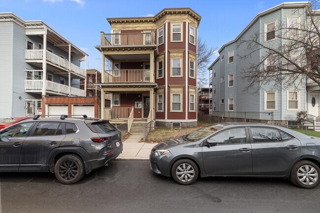 Building Photo - 25 Howes St