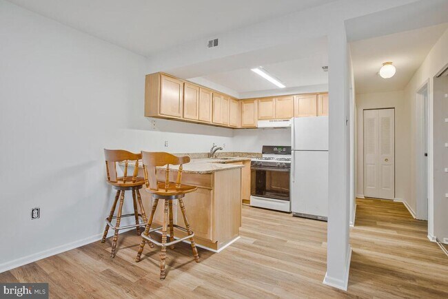 Building Photo - 2574 Riva Rd