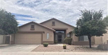 Building Photo - Stunning 3-bedroom 2 bath with SOLAR