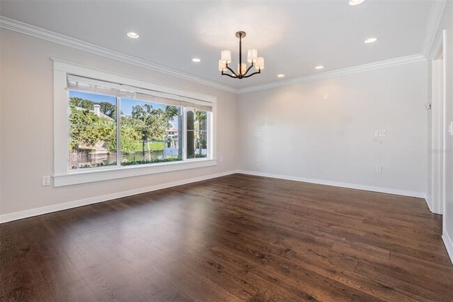 Building Photo - 640 Geneva Pl