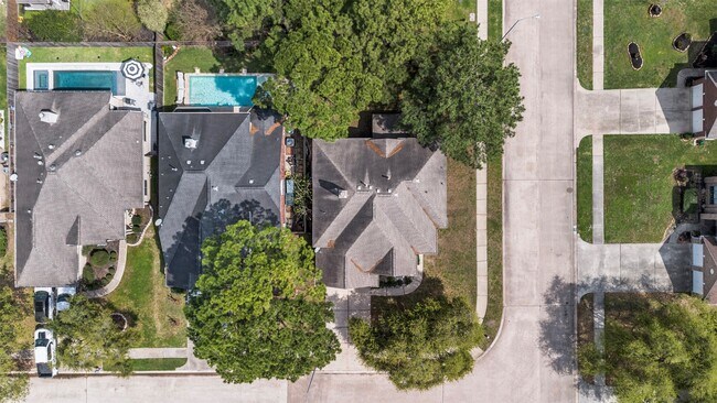 Building Photo - 17102 Mountain Crest Dr