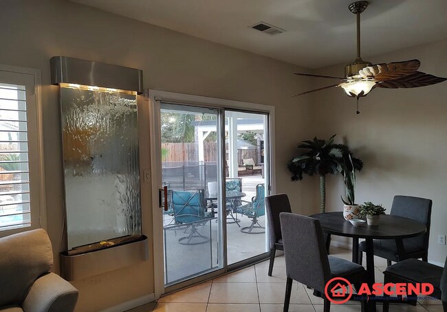 Building Photo - Spacious 5 Bed / 2 Bath Home Near Riverlakes Golf Course!