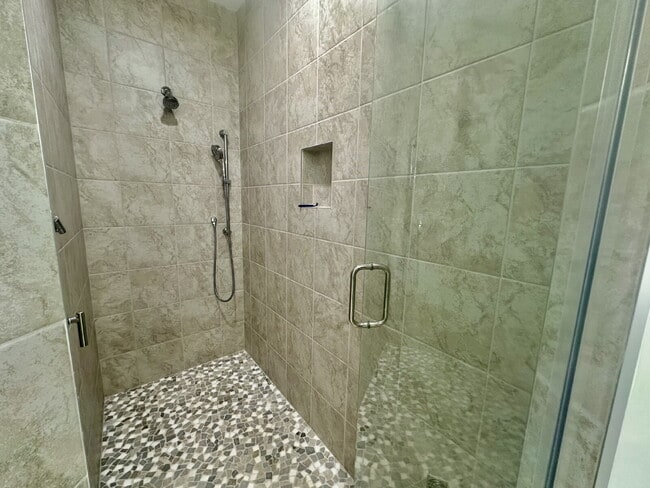 Building Photo - Margaritaville Two Bedroom Fully Furnished Home!