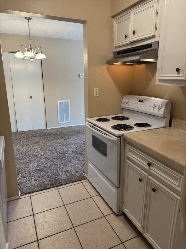 Building Photo - 1022 Wilson Rd