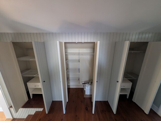 Building Photo - Beautiful 2 Bedroom House