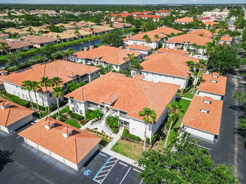 Building Photo - 8202 L Pavia Blvd