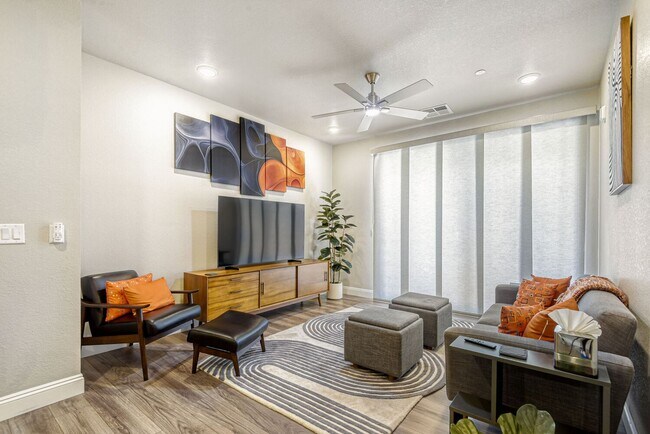 Building Photo - Contemporary Parker Condo | Trails & City Access