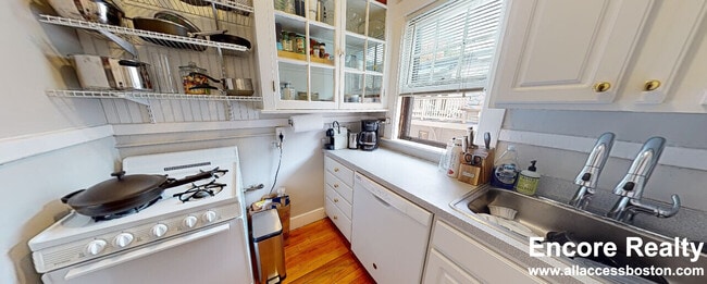 Building Photo - 11 Story St