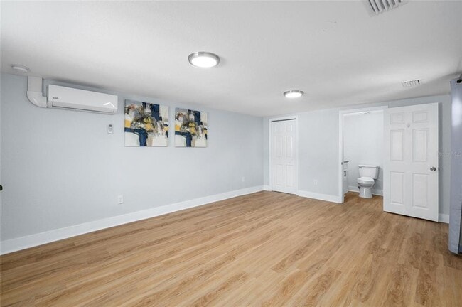 Building Photo - 2606 W Henry Ave