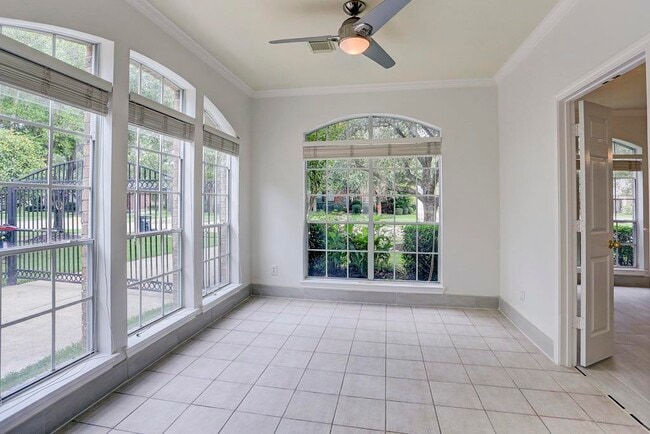 Building Photo - 5634 Heather Run Dr