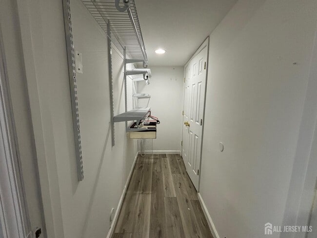 Building Photo - 116 Chariot Ct