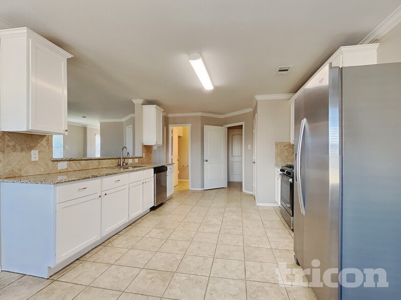 Building Photo - 17235 Hawks Landing Dr