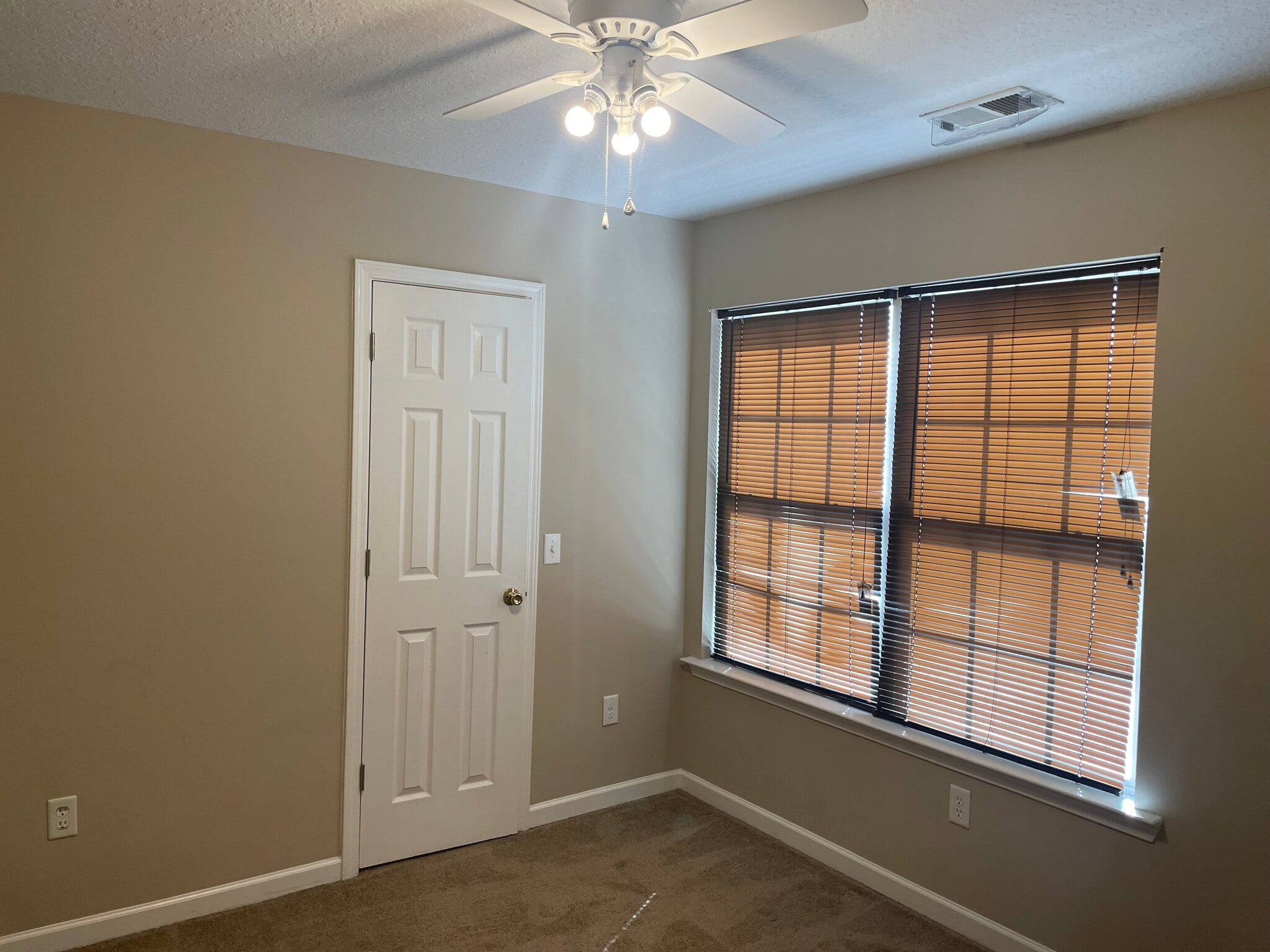 Building Photo - 140 Auburn Cir