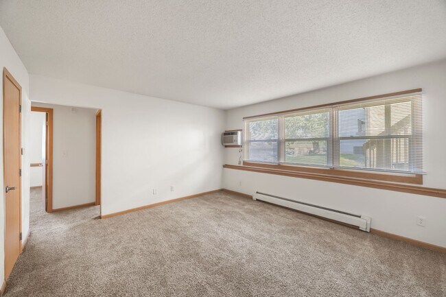 Building Photo - Clover Creek | Standard 2-Bedroom *
