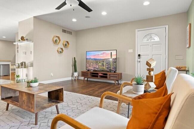 Building Photo - UN-FURNISHED!! 3 Bedroom/ 2Bath in Heart of Scottsdale!!