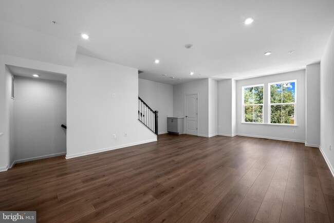 Building Photo - 8263 Longford Rd