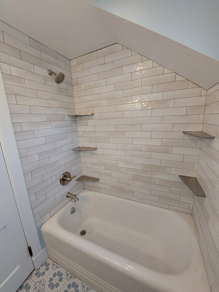 Tub/shower with tile surround - 1 Dunklee St