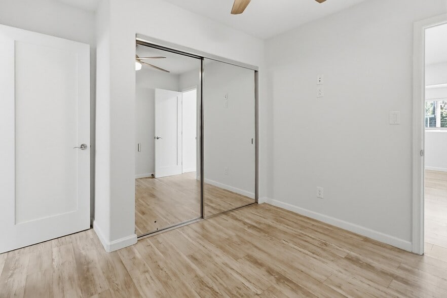 Building Photo - 9234 -9236 Winter Gardens Blvd