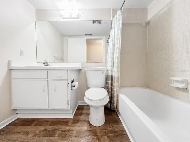 Building Photo - 6336 Newtown Cir