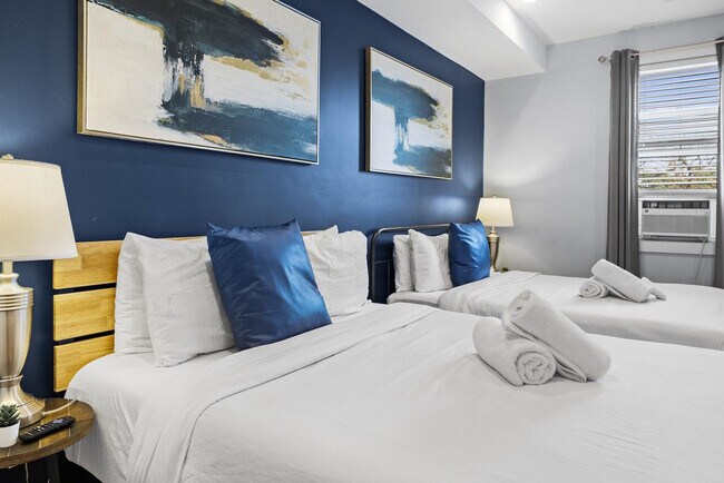 Building Photo - 1011 Bennington St